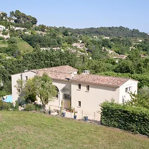 Le Mas Des Amandiers Alloggio in famiglia
