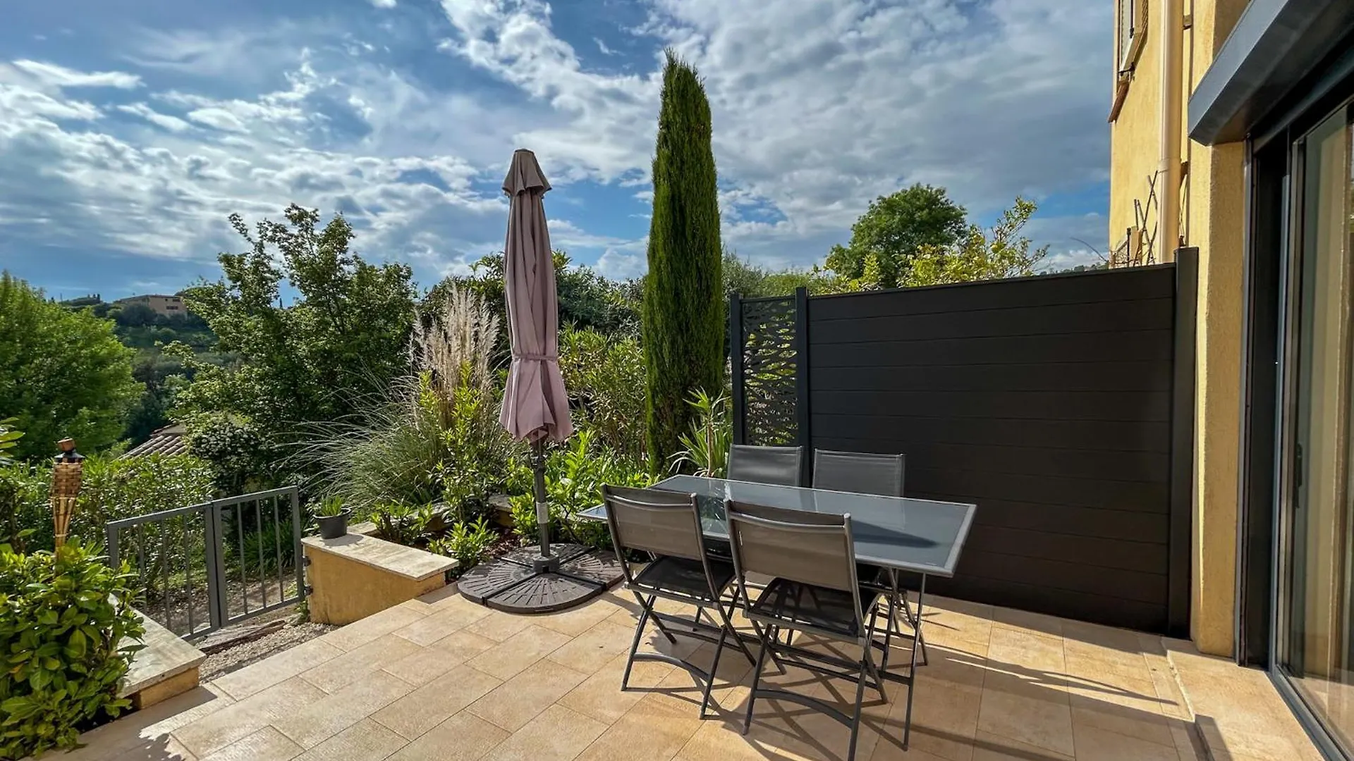Apartment La Bergerie - Modern Villa With Pool In Private Domain Saint-Paul-de-Vence France